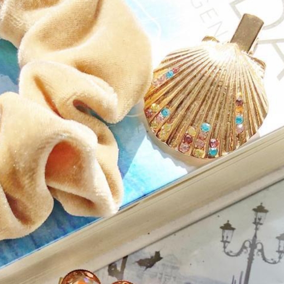 CAMEL VELVET SCRUNCHY JEWELD HAIR CLIP SET - Picture 5 of 5